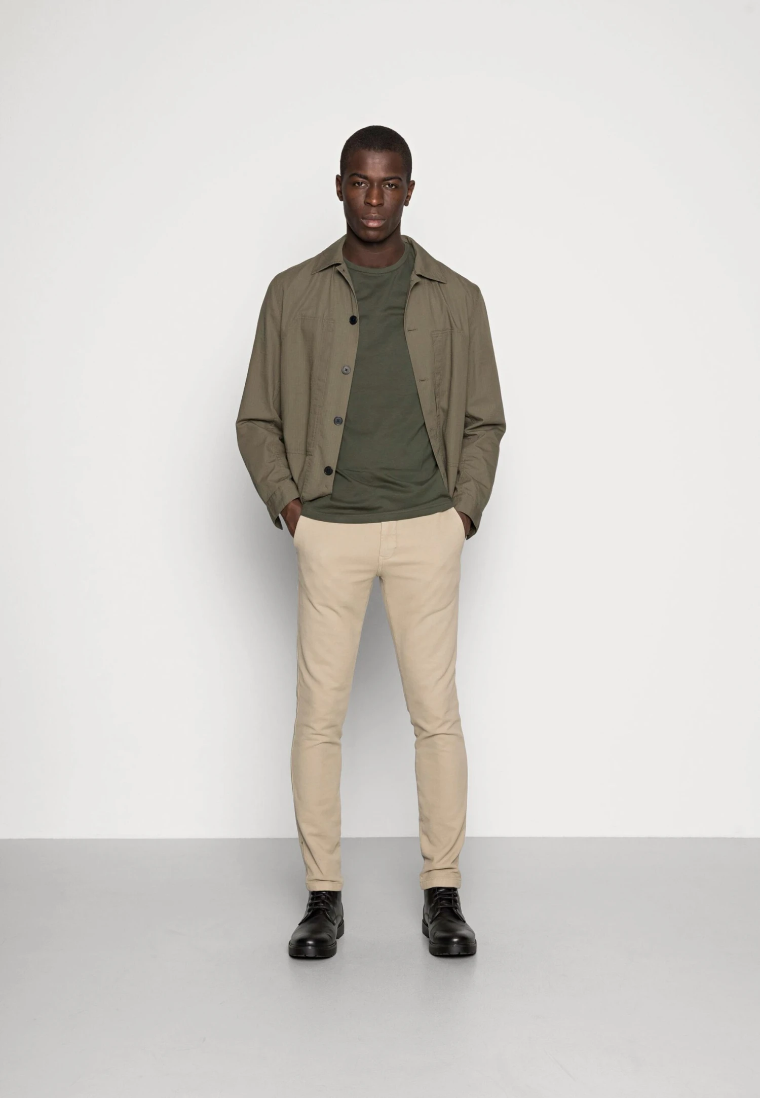 Pier One 5 Pack - Basic T-Shirt - Dark Blue/Grey/Khaki 1 Pier One 5 Pack - Basic T-Shirt - Dark Blue/Grey/Khaki