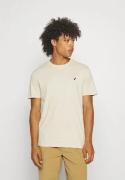 Pier One 3 Pack Unisex - Basic T-Shirt - White/Offwhite /Green 13 Pier One 3 Pack Unisex - Basic T-Shirt - White/Offwhite /Green -Boutique Fashion Men's Discount Store 06310d69aa514c3386075ce383c6add3