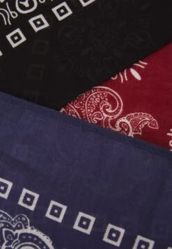 Pier One Unisex - Foulard - Black/Blue/Red -Boutique Fashion Men's Discount Store 0763f35dd2c146798be05cd7a75fd0e6