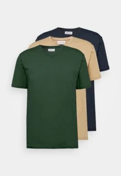 Pier One 3 Pack - Basic T-Shirt - Khaki/Tan/Dark Blue 14 Pier One 3 Pack - Basic T-Shirt - Khaki/Tan/Dark Blue -Boutique Fashion Men's Discount Store 0c35076ff08749278d2b17df3e7e328f