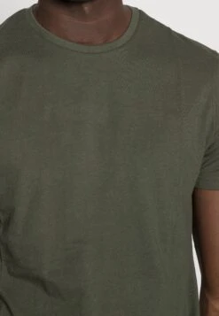 Pier One 5 Pack - Basic T-Shirt - Dark Blue/Grey/Khaki 15 Pier One 5 Pack - Basic T-Shirt - Dark Blue/Grey/Khaki -Boutique Fashion Men's Discount Store 13e03f8e22c04768b472b30ca34ff3ef