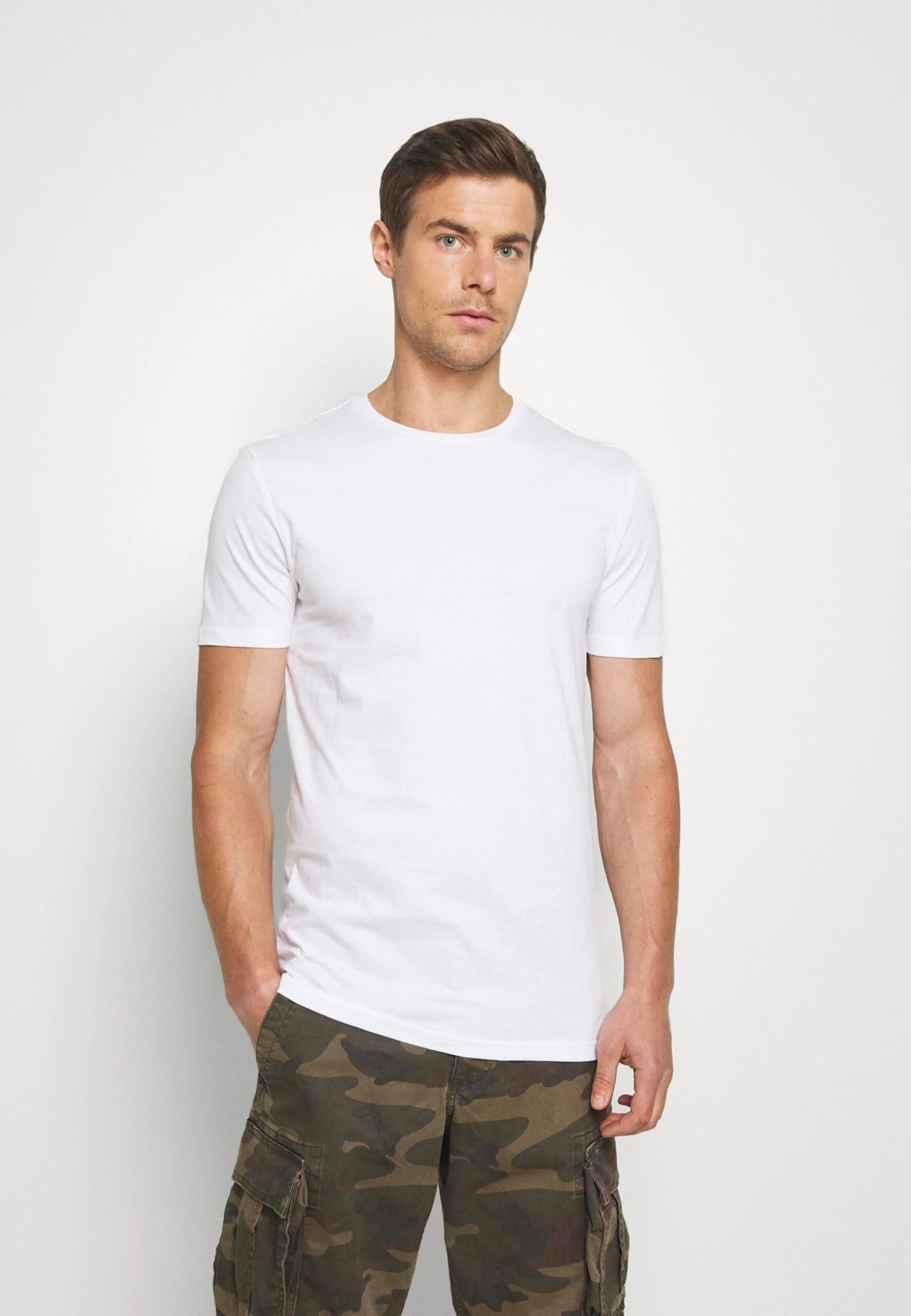 Pier One 7 Pack - Basic T-Shirt - White 3 Pier One 7 Pack - Basic T-Shirt - White - Image 3
