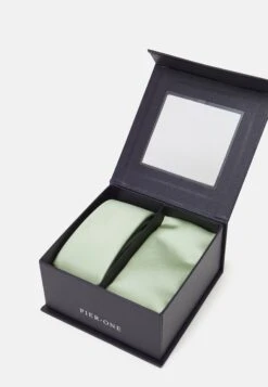 Pier One Set - Pocket Square - Light Green -Boutique Fashion Men's Discount Store 186418c4632045a49f49be956c5a79e1