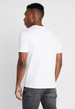 Pier One 5 Pack - Basic T-Shirt - Mottled Bordeaux/White 9 Pier One 5 Pack - Basic T-Shirt - Mottled Bordeaux/White -Boutique Fashion Men's Discount Store 1b42cbb34d8a422aa41db3eea3ef5d6d