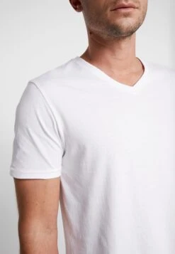 Pier One 3 Pack- Basic T-Shirt - White -Boutique Fashion Men's Discount Store 26f5fe51b6444bdca381da41cc8f1b28