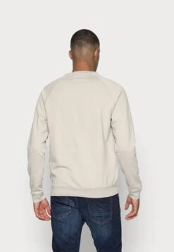 Pier One Crafted Goods Crew - Sweatshirt - Off-White 7 Pier One Crafted Goods Crew - Sweatshirt - Off-White -Boutique Fashion Men's Discount Store 28b331cacde74dc5a0216c7fbd0b70e6