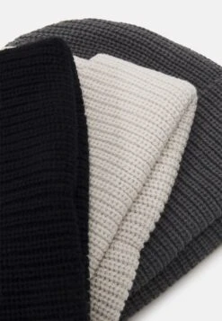 Pier One Unisex 3 Pack - Beanie - Black/Dark Grey/Off-White/ -Boutique Fashion Men's Discount Store 2a1daa058c674c9dbb0074799d429f4b