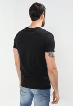 Pier One 2 Pack - Basic T-Shirt - Black 8 Pier One 2 Pack - Basic T-Shirt - Black -Boutique Fashion Men's Discount Store 2d8633b5b7104019a6e0f7d92decc1c7