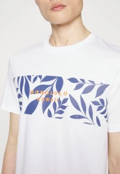 Pier One Leaf Chest Print Tee- Print T-Shirt - White 11 Pier One Leaf Chest Print Tee- Print T-Shirt - White -Boutique Fashion Men's Discount Store 34f25c46da0e4cd0b3d1bff68b20c9d5