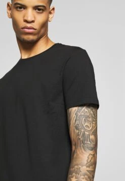 Pier One 3 Pack - Basic T-Shirt -Black/ White 9 Pier One 3 Pack - Basic T-Shirt -Black/ White -Boutique Fashion Men's Discount Store 3c7fec9282cf41fe87a7e68583b84b09