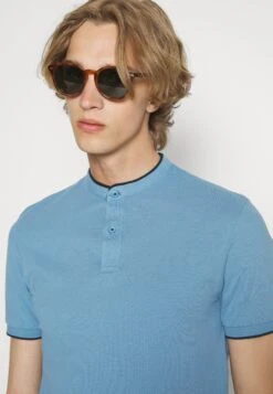 Pier One Basic T-Shirt - Light Blue 9 Pier One Basic T-Shirt - Light Blue -Boutique Fashion Men's Discount Store 456fe74b3a0247ada5ec82d4c6c9d7ce