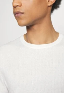 Pier One Slim Fit Ribbed T-Shirt 2 Pack - Basic T-Shirt - White/Black 11 Pier One Slim Fit Ribbed T-Shirt 2 Pack - Basic T-Shirt - White/Black -Boutique Fashion Men's Discount Store 47ed5d9d06544ed3a59ae57586b07ca5