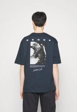 Pier One Sense Tee- Print T-Shirt - Dark Blue -Boutique Fashion Men's Discount Store 512fd7fe8a844aebb6a2e28f70b522f2