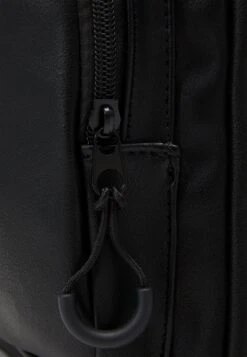 Pier One Unisex - Rucksack - Black 8 Pier One Unisex - Rucksack - Black -Boutique Fashion Men's Discount Store 5794b48b83a04f3f9d136de4c6125b39