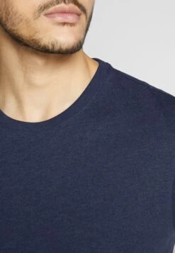 Pier One 4 Pack - Basic T-Shirt - Black/White/Blue 9 Pier One 4 Pack - Basic T-Shirt - Black/White/Blue -Boutique Fashion Men's Discount Store 5847a37145c74e25a85f71f4653216cb