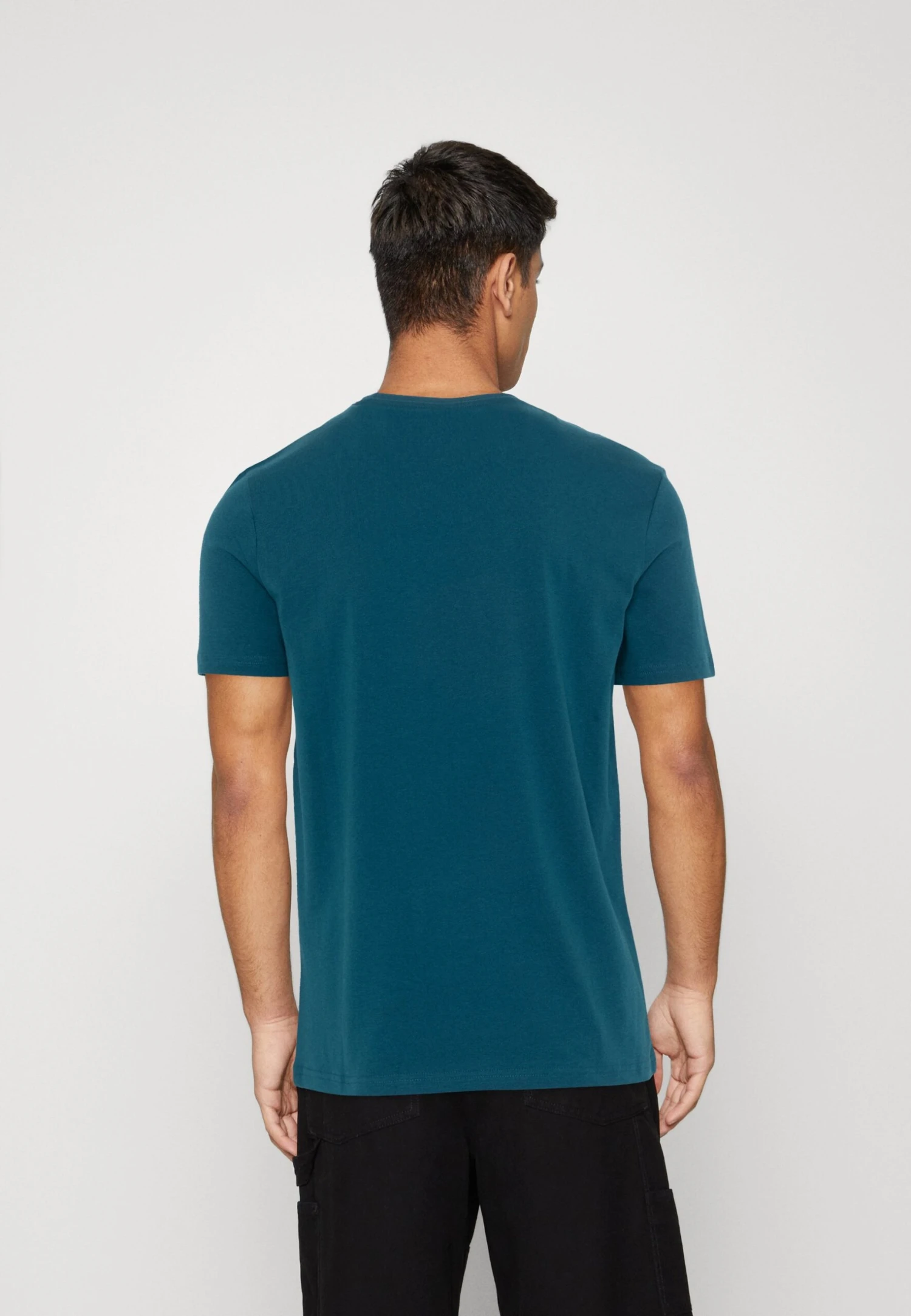 Pier One 7 Pack - Basic T-Shirt - Red/Silver/Royal Blue 3 Pier One 7 Pack - Basic T-Shirt - Red/Silver/Royal Blue - Image 3