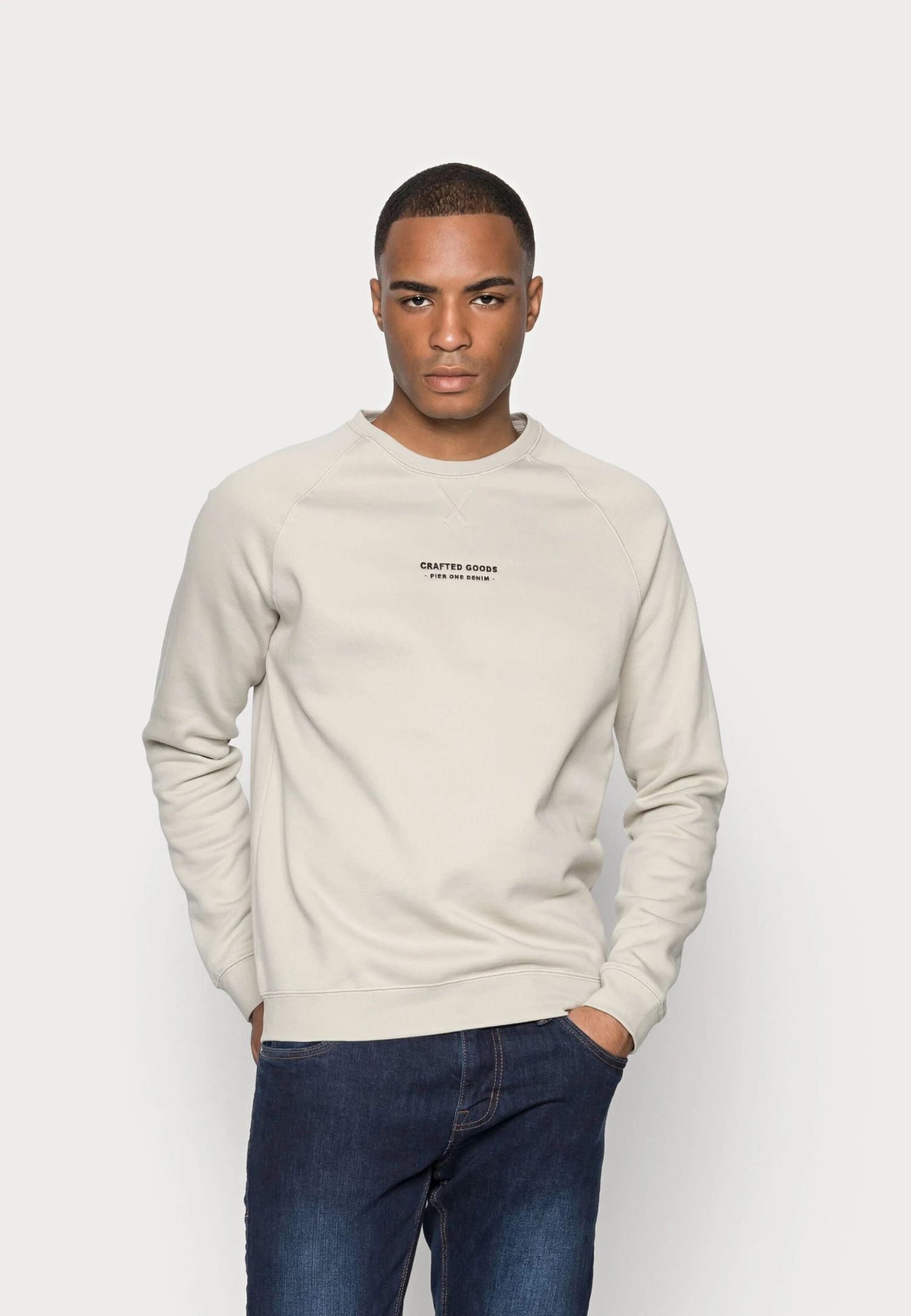 Pier One Crafted Goods Crew - Sweatshirt - Off-White 1 Pier One Crafted Goods Crew - Sweatshirt - Off-White