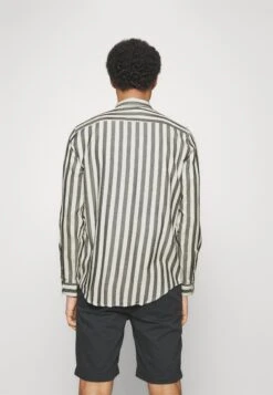 Pier One Shirt - Dark Blue/White 8 Pier One Shirt - Dark Blue/White -Boutique Fashion Men's Discount Store 6a768fab03e743e1878faa1a627f95c9