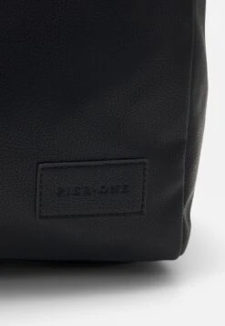 Pier One Unisex - Weekend Bag - Black -Boutique Fashion Men's Discount Store 6f0d4cba81d947489c7b672bfd9ce02e