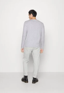 Pier One 5 Pack - Long Sleeved Top - Light Grey/White/Black 9 Pier One 5 Pack - Long Sleeved Top - Light Grey/White/Black -Boutique Fashion Men's Discount Store 7969ad625c3f4fe296e5f1e57021ffb2