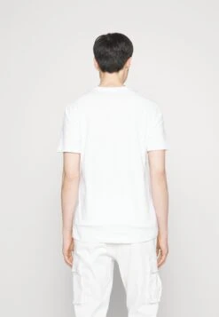 Pier One Cocktail Tee- Print T-Shirt - White 8 Pier One Cocktail Tee- Print T-Shirt - White -Boutique Fashion Men's Discount Store 7dbeba6fcfc44b008901e863c3ab7bee