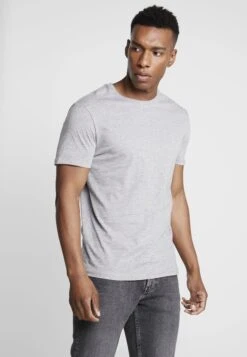 Pier One 5 Pack - Basic T-Shirt - Mottled Bordeaux/White 10 Pier One 5 Pack - Basic T-Shirt - Mottled Bordeaux/White -Boutique Fashion Men's Discount Store 7eba97ea5a88465da953c1134f452ef3