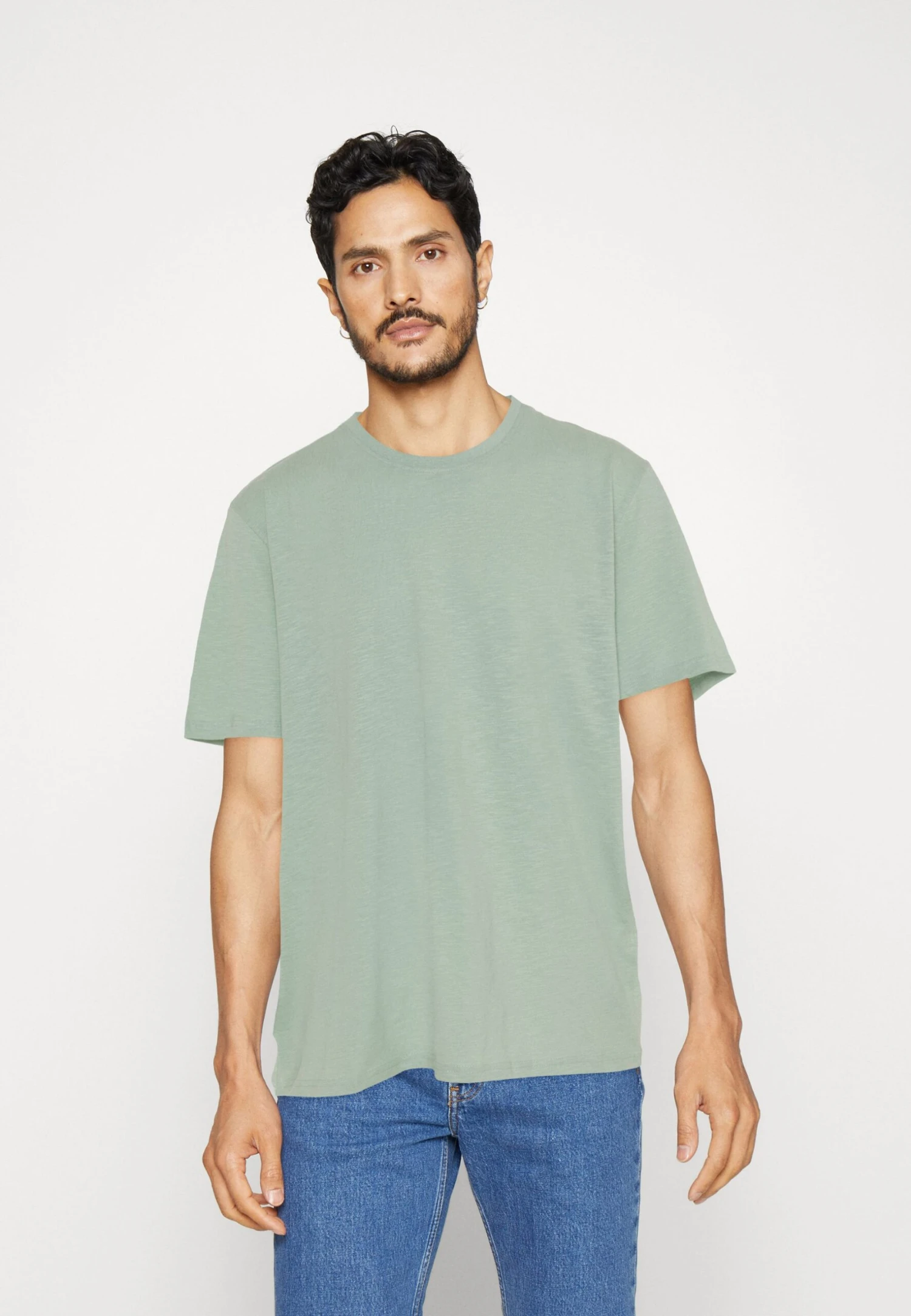 Pier One 5 Pack - Basic T-Shirt - Mint/Off-White/Khaki 2 Pier One 5 Pack - Basic T-Shirt - Mint/Off-White/Khaki - Image 2