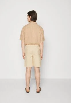 Pier One Shorts - Off-White 8 Pier One Shorts - Off-White -Boutique Fashion Men's Discount Store 84dd95fba9fe47fcba19d5a35c52f56d