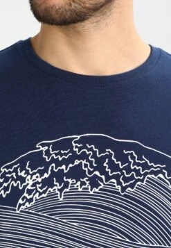 Pier One Print T-Shirt - Dark Blue/White 8 Pier One Print T-Shirt - Dark Blue/White -Boutique Fashion Men's Discount Store 863554ecc26f4c63bcb319402c35f9e1