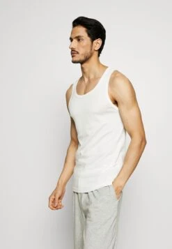 Pier One 3 Pack - Undershirt -Boutique Fashion Men's Discount Store 89616a07fd5749b0878578e819009317