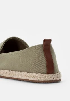 Pier One Rena Espadrille Unisex - Espadrilles - Olive -Boutique Fashion Men's Discount Store 8b1ef3dce9d344a08d816af96a53324d