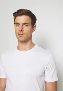 Pier One 7 Pack - Basic T-Shirt - White 11 Pier One 7 Pack - Basic T-Shirt - White -Boutique Fashion Men's Discount Store 98634ccd233b4a78a7453e5521522ee3