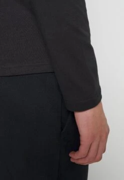 Pier One 5 Pack - Long Sleeved Top - Black/White/Olive -Boutique Fashion Men's Discount Store 9c999edfb4784781b9b45e88c2578460