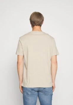 Pier One 3 Pack - Basic T-Shirt - Dark Blue/Beige/Dark Brown -Boutique Fashion Men's Discount Store 9df0fb4c9545425fbbb746b4fa5cf030