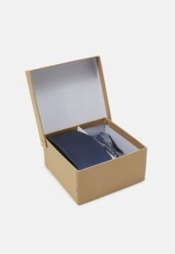 Pier One Set - Tie - Dark Blue 12 Pier One Set - Tie - Dark Blue -Boutique Fashion Men's Discount Store 9f0c9c901ffb47ccaba643bd0838aa41