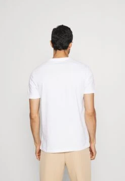 Pier One 5 Pack - Basic T-Shirt - White/Black/Bordeaux -Boutique Fashion Men's Discount Store 9f1e9f18a0014b9c9223e071e1cbbb85