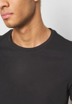 Pier One 7 Pack - Basic T-Shirt - Black -Boutique Fashion Men's Discount Store 9ff1310308384925af8ab3297a7ee42a