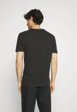 Pier One 5 Pack - Basic T-Shirt - White/Black/Dark Blue -Boutique Fashion Men's Discount Store a0c7b6453ce14bcdb30df26ad77873b2