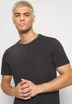 Pier One 7 Pack - Basic T-Shirt - Black -Boutique Fashion Men's Discount Store a537c665fcb548988df38d98a88a46a2