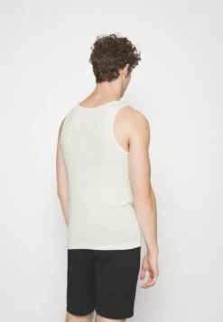 Pier One 5 Pack - Undershirt - White -Boutique Fashion Men's Discount Store abca2994ed86458e9ee2e40d0b3f1431