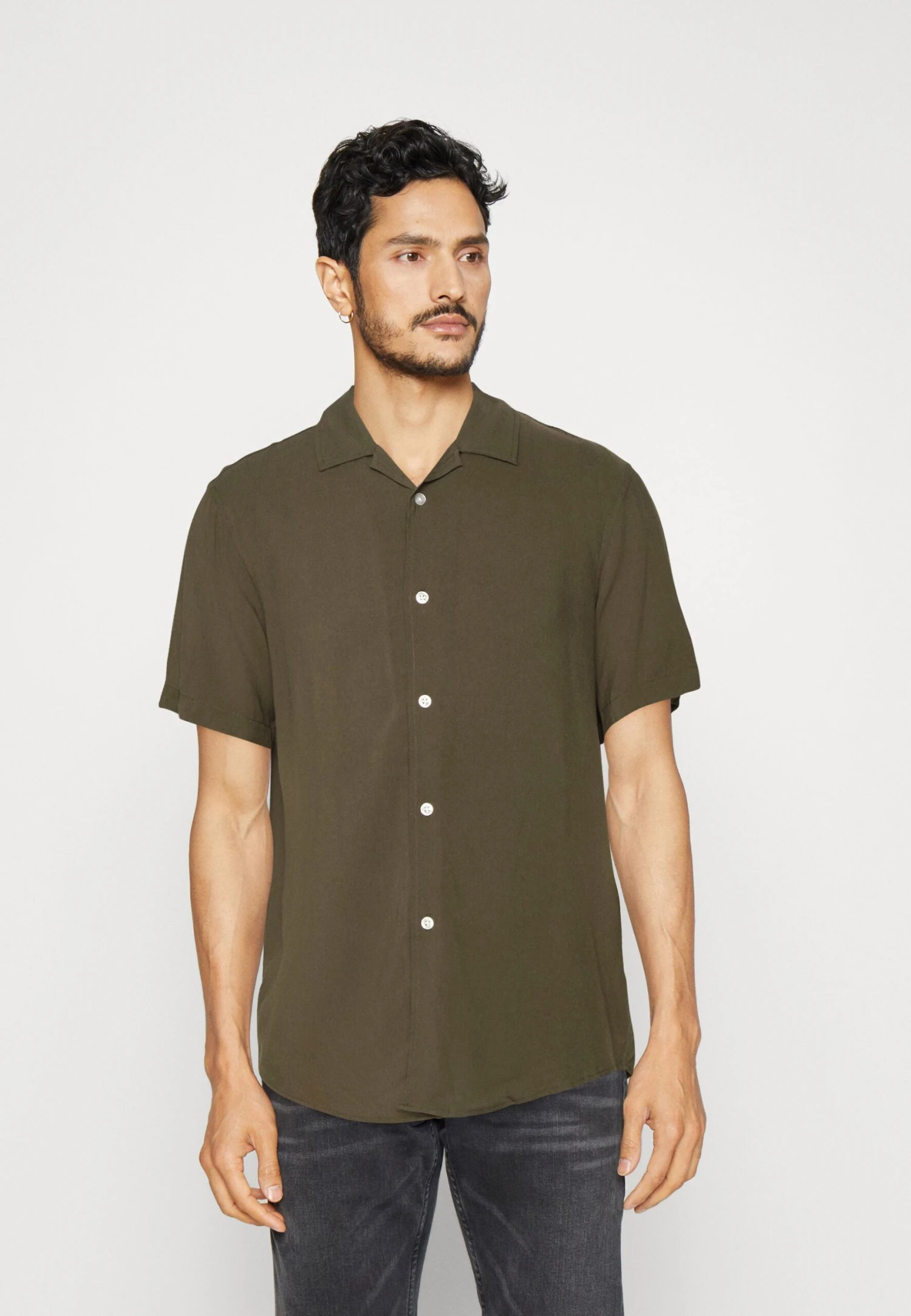 Pier One 2 Pack - Shirt - Olive/Black 2 Pier One 2 Pack - Shirt - Olive/Black - Image 2