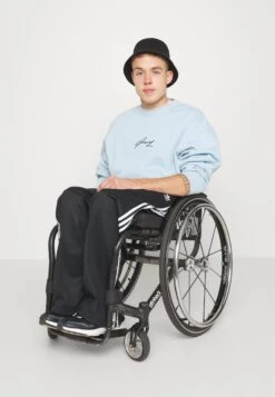 Pier One Sweatshirt - Light Blue 12 Pier One Sweatshirt - Light Blue -Boutique Fashion Men's Discount Store c48632c3e7454e24a89036a0e9ebbbdd