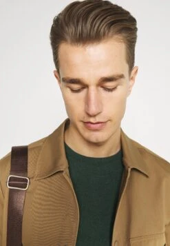 Pier One Basic Crewneck - Jumper - Mottled Dark Green 11 Pier One Basic Crewneck - Jumper - Mottled Dark Green -Boutique Fashion Men's Discount Store c4a75157027844b18a449c0bf30f39e5