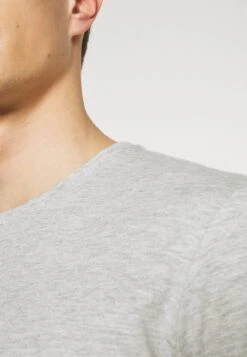 Pier One 3 Pack - Basic T-Shirt - Black/Grey/Bordeaux -Boutique Fashion Men's Discount Store cf2bf76acaa04ce7a9f485db3954ff6b