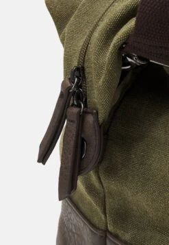 Pier One Unisex - Holdall - Khaki 8 Pier One Unisex - Holdall - Khaki -Boutique Fashion Men's Discount Store d132e15582454700aa44d4e3c2e0a9fa