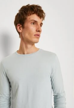 Pier One 2 Pack - Long Sleeved Top - Light Blue/Dark Blue -Boutique Fashion Men's Discount Store d315311a1b6348f89442cc5ec2361513