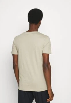 Pier One 5 Pack - Basic T-Shirt - White/Dark Grey/Black -Boutique Fashion Men's Discount Store d4309172134f476283eb4fd8b00555ed