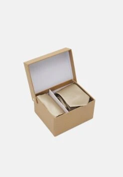 Pier One Set - Pocket Square - Beige 12 Pier One Set - Pocket Square - Beige -Boutique Fashion Men's Discount Store dae22eb1283541c98e7012d1c86f16c1