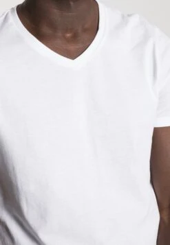 Pier One 3 Pack- Basic T-Shirt - White/Black/Light Grey 13 Pier One 3 Pack- Basic T-Shirt - White/Black/Light Grey -Boutique Fashion Men's Discount Store e59fd4a773ff4e2da1f149bee48df656