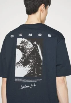 Pier One Sense Tee- Print T-Shirt - Dark Blue -Boutique Fashion Men's Discount Store e690df0b9a214c2fa436c69165ff17cd
